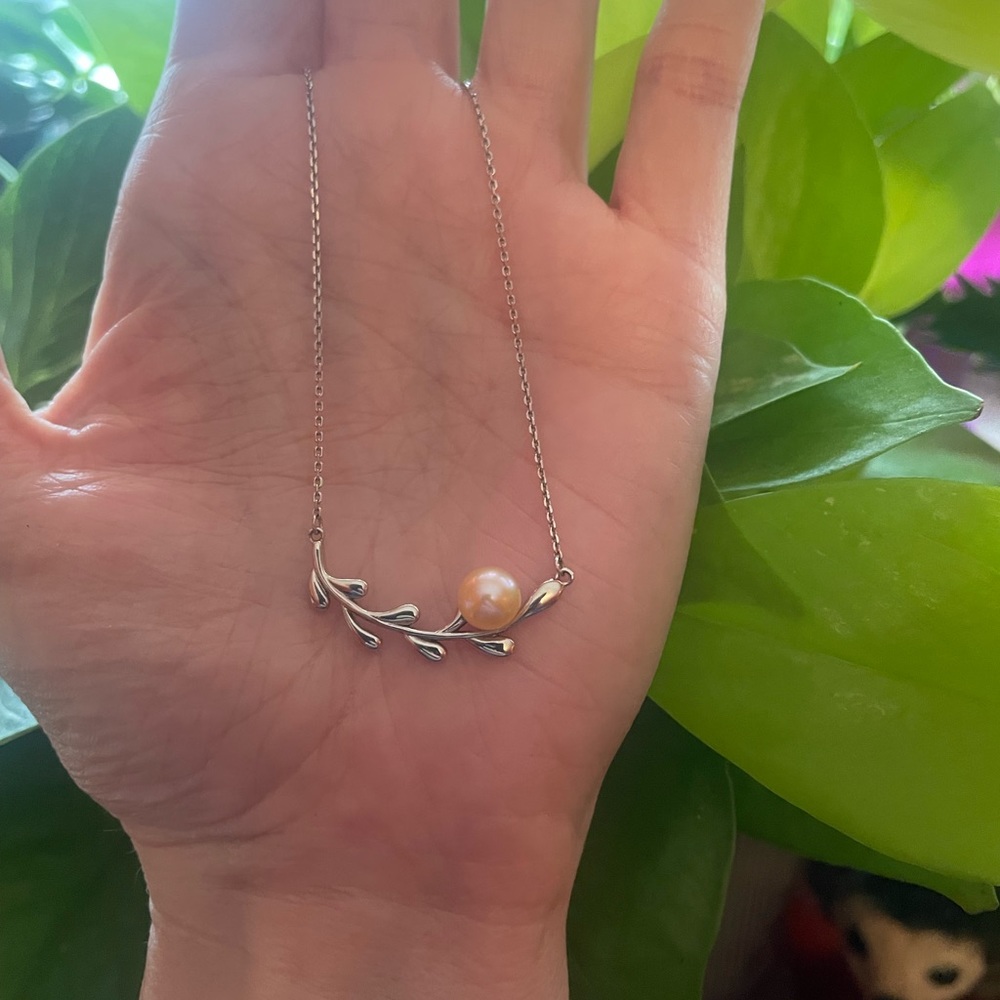 Vantel Pearls Necklace